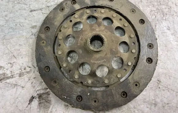 Volkswagen PASSAT B5 Clutch pressure plate 058141031b