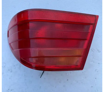 Mercedes-Benz E W210 Rear/tail lights 197042R