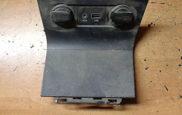 Hyundai i20 (GB IB) USB socket connector 84621C8000