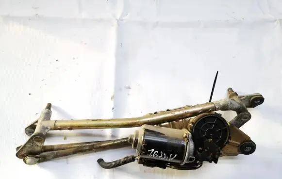 Chevrolet Tacuma Front wiper linkage and motor