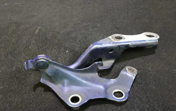 Nissan Almera Engine bonnet/hood hinges