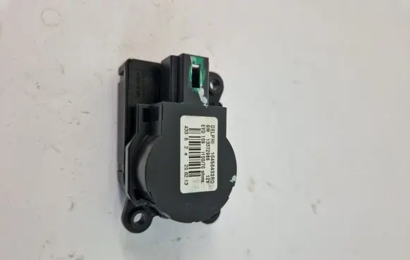 Opel Mokka Air flap motor/actuator 13372986