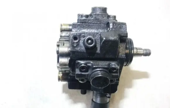 Hyundai i30 Fuel injection high pressure pump 0445010206 33100-2A420
