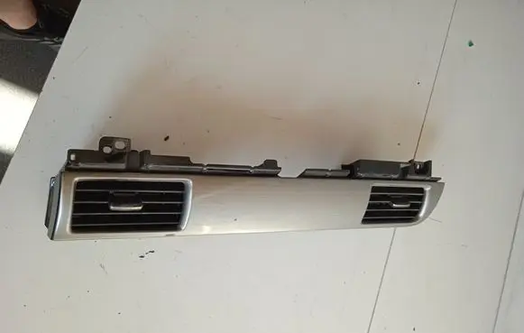 Mitsubishi Outlander Dash center air vent grill 8055A055YA