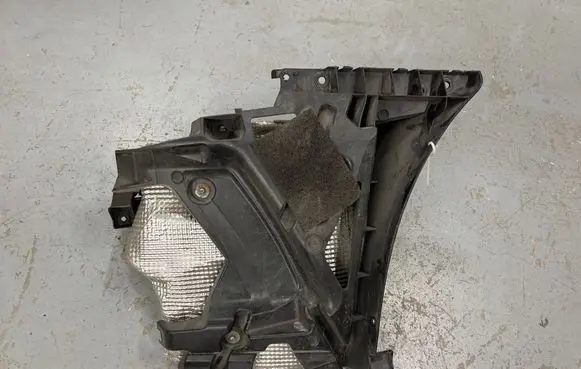 Rear bumper corner part panel trim