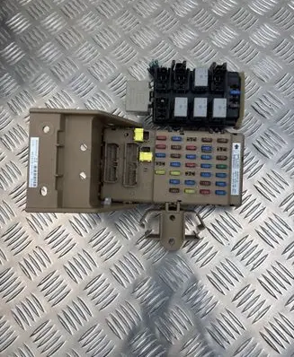Subaru Forester SH Fuse module 82201FG010 802018