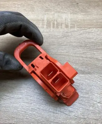 Toyota Prius (NHW20) Battery relay fuse 9098211049 BC7000A
