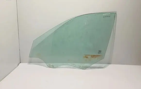 Volvo XC90 Front door window glass four-door 31352944