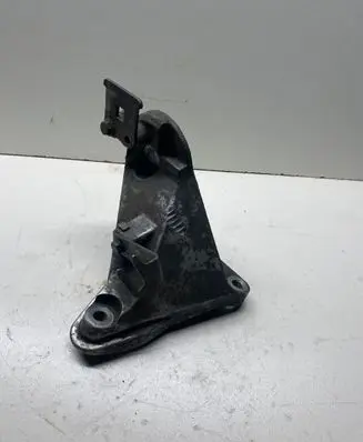 Volvo S70 V70 V70 XC Engine mounting bracket 074199275