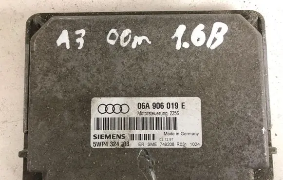 Audi A3 S3 8L Engine control unit/module 06A906019E 5WP432403