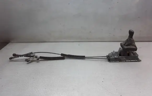Volkswagen Polo IV 9N3 Gear shifter/selector 6Q0711049BB