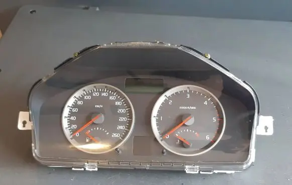 Volvo V50 Speedometer (instrument cluster)