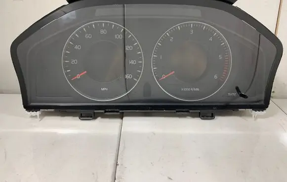 Volvo V70 Speedometer (instrument cluster) 30786629AB