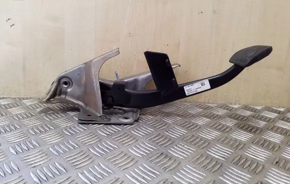 Volvo V40 Cross country Brake pedal 31381469
