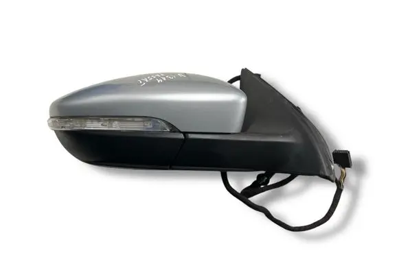 Volkswagen PASSAT B7 Front door electric wing mirror 3AC857508K
