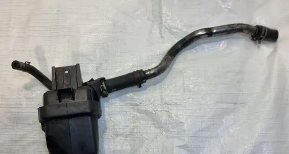 Opel Insignia A Power steering fluid tank/reservoir 26143133