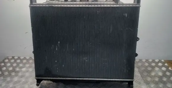 Land Rover Discovery 4 - LR4 Coolant radiator AH328005BA