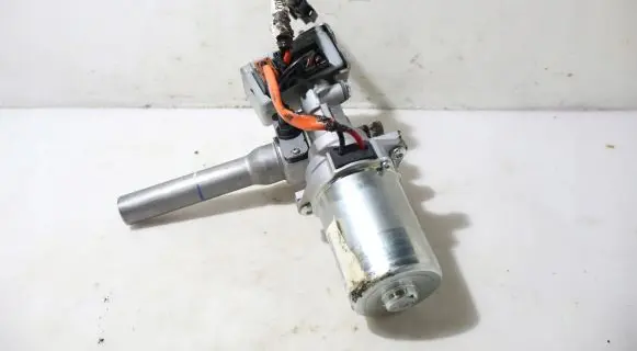 Nissan Note (E12) Power steering pump 