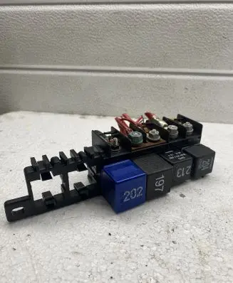 Volkswagen PASSAT B7 USA Fuse module 8L0941822A
