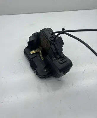 Mercedes-Benz E W211 Front door lock A2117200335