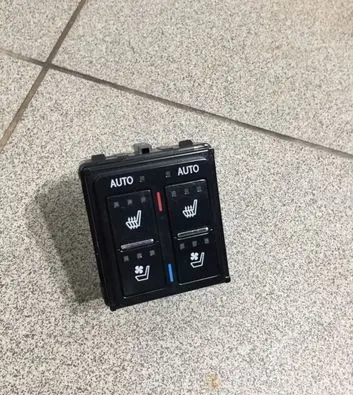 Lexus RX 450H Seat heating switch 8475248010 75J230