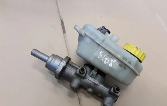 Skoda Roomster (5J) Master brake cylinder X5617