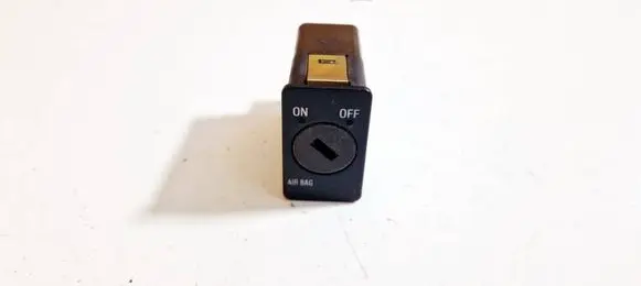 Passenger airbag on/off switch