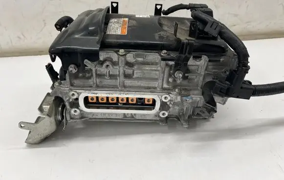 Voltage converter inverter