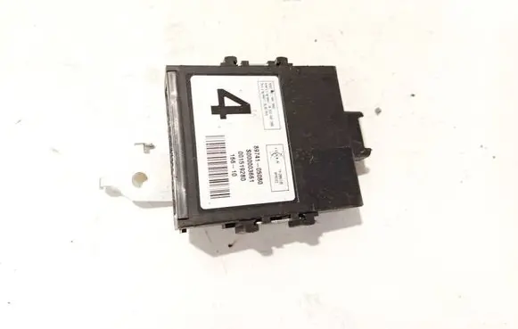 Toyota Avensis T270 Door control unit/module 8974105080 s000003661