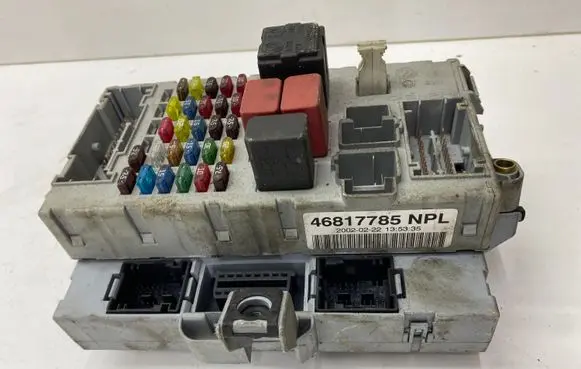 Volkswagen Golf IV Fuse module 406626 46817785 46817785NPL