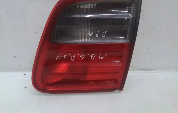 Mercedes-Benz E W210 Tailgate rear/tail lights