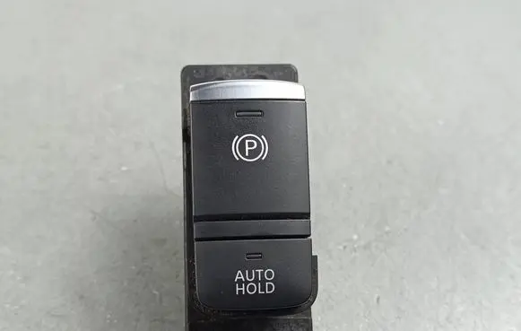 Mitsubishi Outlander IV Hand parking brake switch