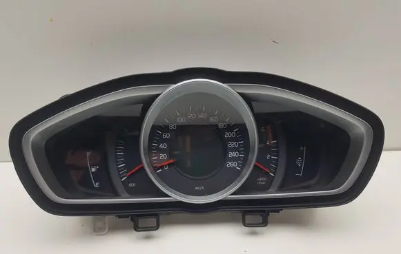 Volvo V40 Speedometer (instrument cluster) 36002950 299200U 31394171