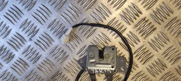 Toyota Yaris Loading door lock 