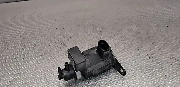 Audi A8 S8 D3 4E Turbo solenoid valve 057906630A