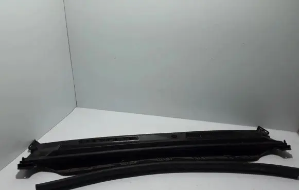 Renault Arkana Wiper trim 668115282R