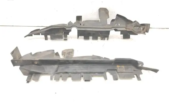 Audi A8 S8 D2 4D Intercooler air guide/duct channel 4D0121284C 4D0121283C