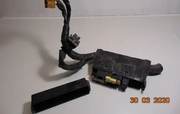 Nissan Juke I F15 Fuse box set 7154722330