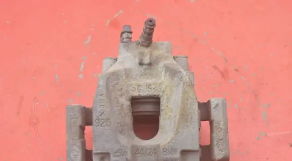 BMW 7 F01 F02 F03 F04 Rear brake caliper