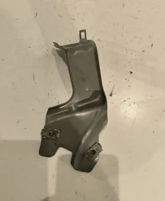 Opel Insignia A Fender mounting bracket