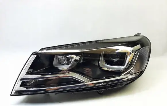 Volkswagen Touareg III Headlight/headlamp 7P1941031