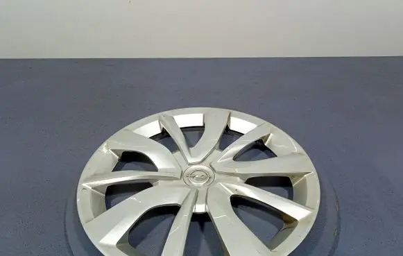 Chevrolet Corsa R17 wheel hub/cap/trim 9834872380