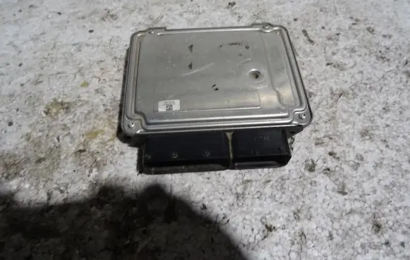Volkswagen Golf V Engine control unit/module 03G906021QK 03G906021AB 0281014055