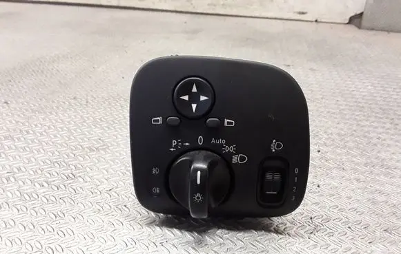 Mercedes-Benz C W203 Light switch A2035450604
