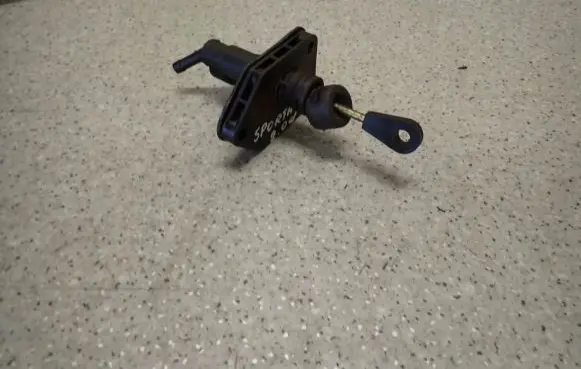 KIA Sportage Clutch master cylinder