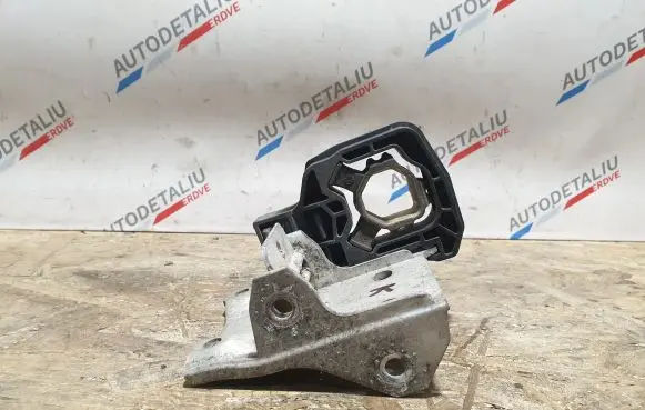 Radiator mount bracket