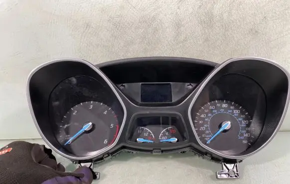 Ford Focus Speedometer (instrument cluster) Bm5t10849bdd 14749188