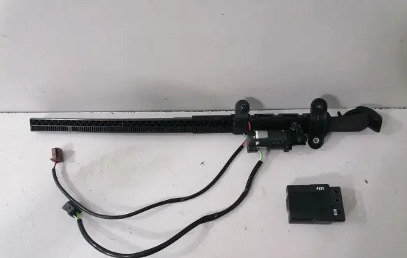 BMW 4 F32 F33 Seat belt adjustment motor 9273584 7307916