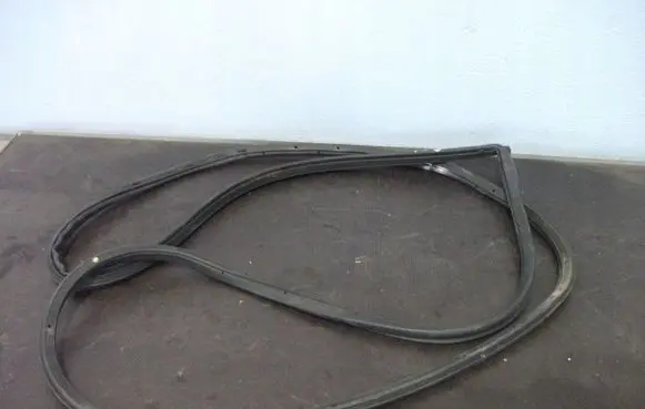Suzuki Grand Vitara II Rubber seal loading door 