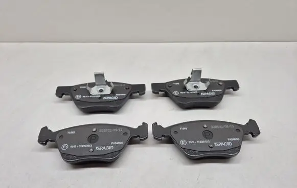 Mercedes-Benz SLK R170 Brake pads (front) A0044200320